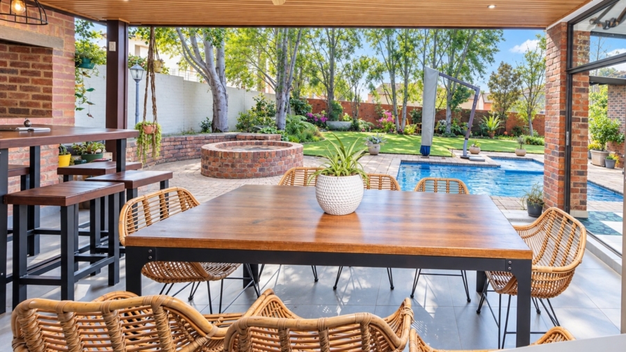 5 Bedroom Property for Sale in Xanadu Nature Estate North West